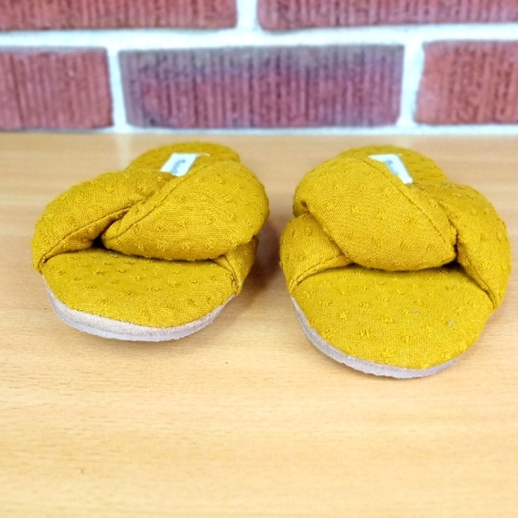 NWT MADEWELL Criss Cross Scuff Slippers in Mustard Clip Dot Sz. 5 - Picture 4 of 7